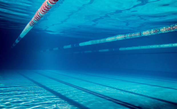 Pool unterwasser Perspektive